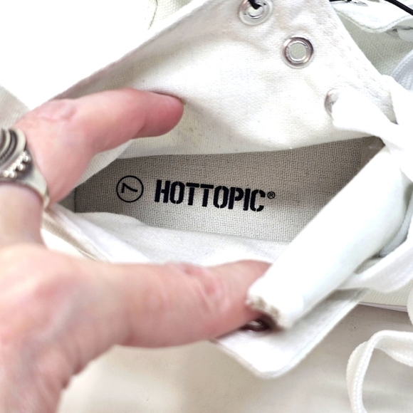 Hot Topic Unicorn Canvas High-Top Sneakers | Hardcore Graphic | Size 7 NWT - Picture 9 of 10